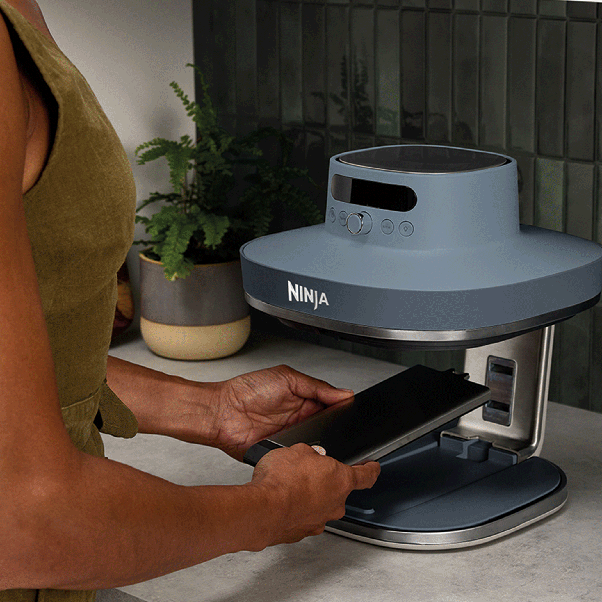 Aspirateur laveur filaire Shark HydroVac pour sols durs et moquettes