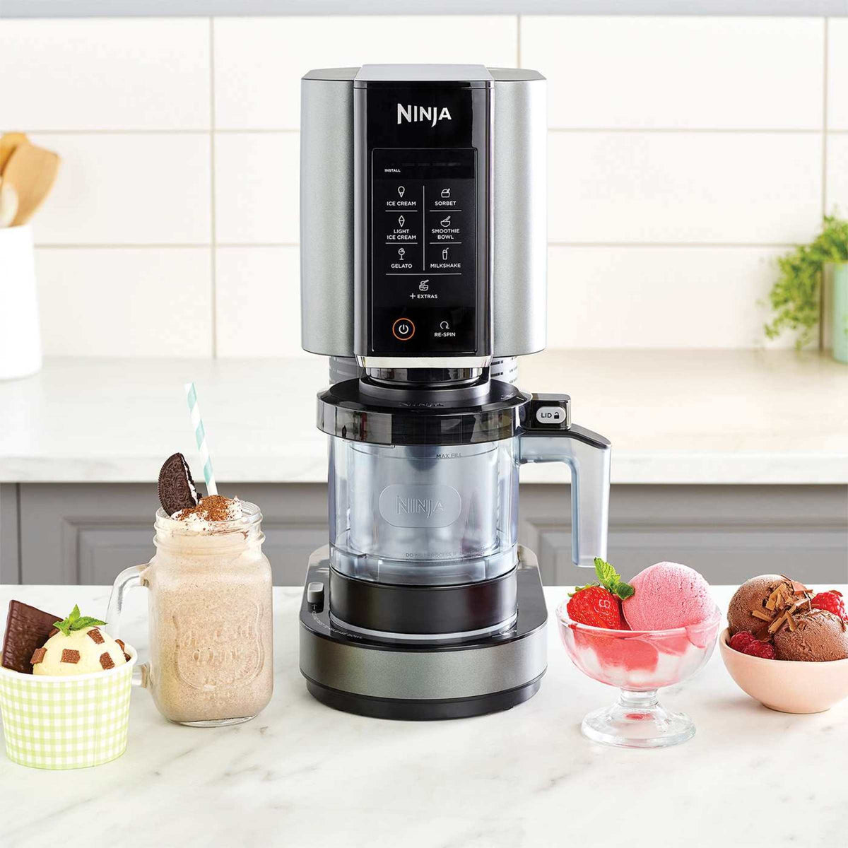 Machine à glaces Ninja CREAMi 7-en-1 - Glaces, sorbets et milkshakes maison