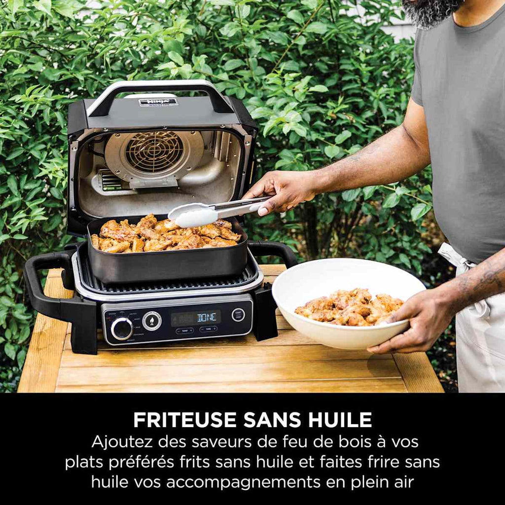 Pack barbecue électrique & Fumoir Ninja Woodfire avec chariot et housse