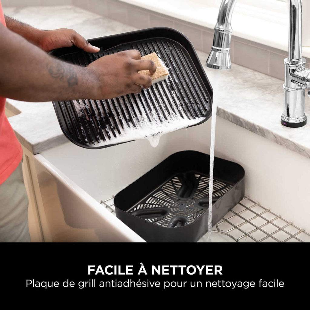 Pack barbecue électrique & Fumoir Ninja Woodfire avec chariot et housse