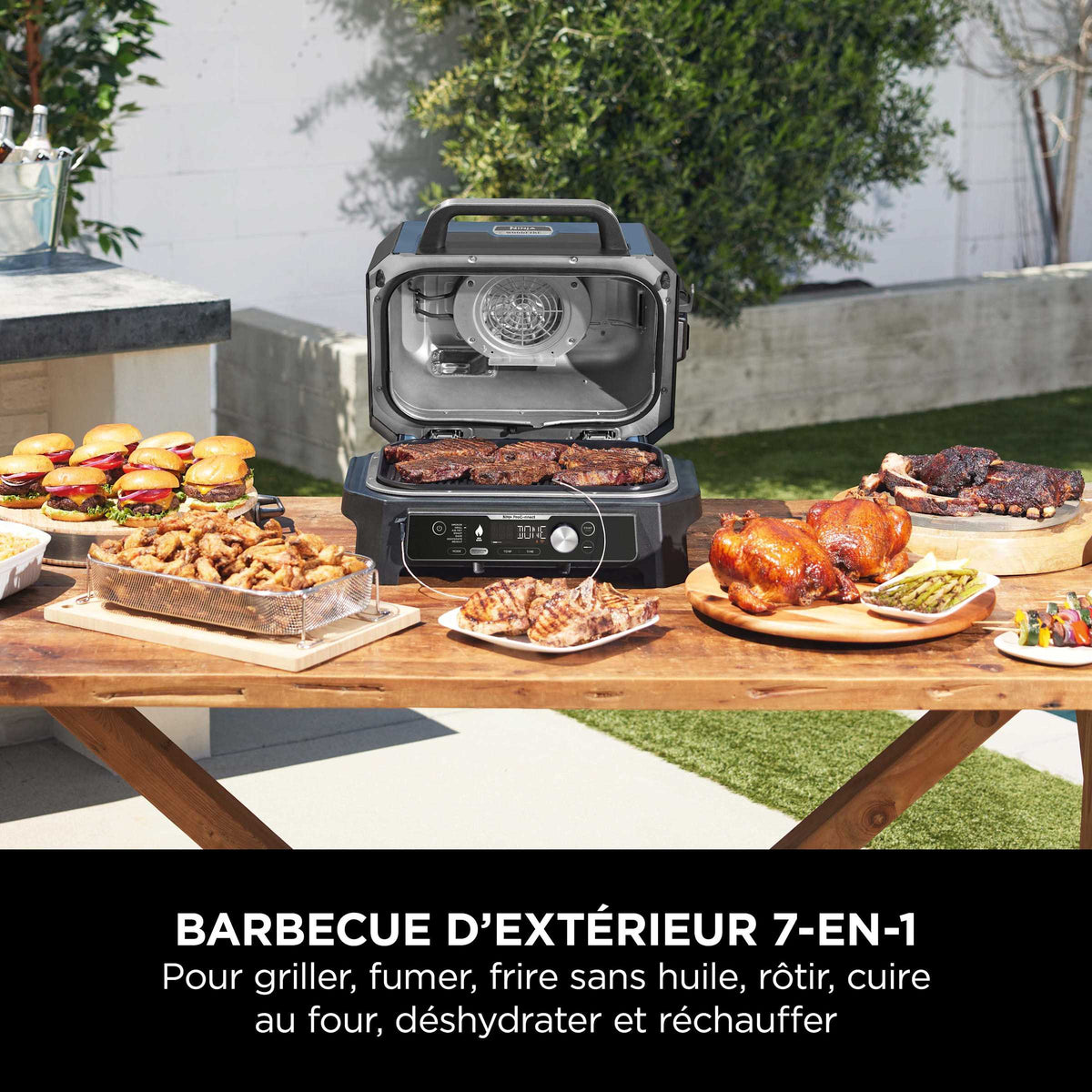 Pack Barbecue électrique et fumoir Ninja Woodfire Pro Connect XL avec support et housse