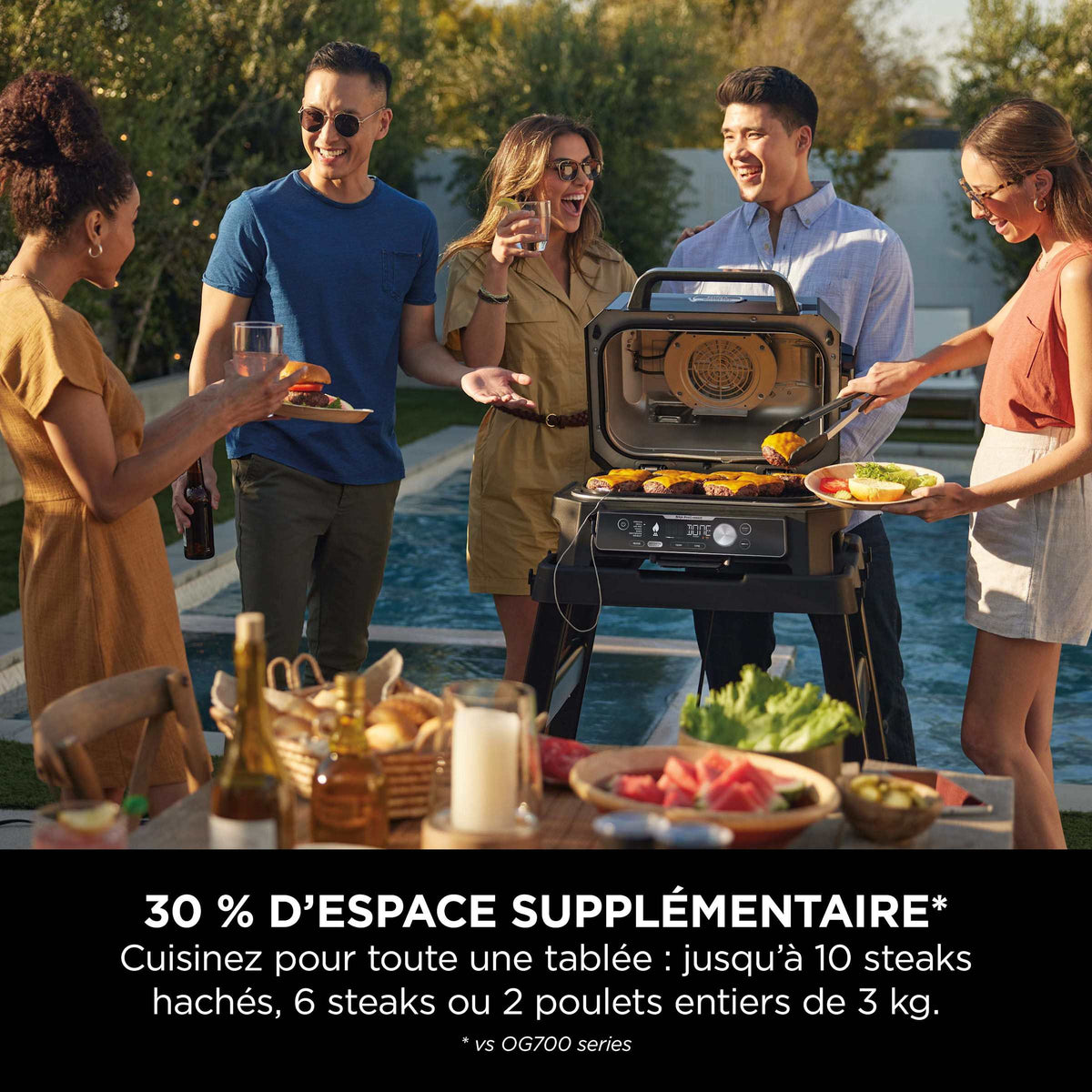 Pack Barbecue électrique et fumoir Ninja Woodfire Pro Connect XL avec support et housse